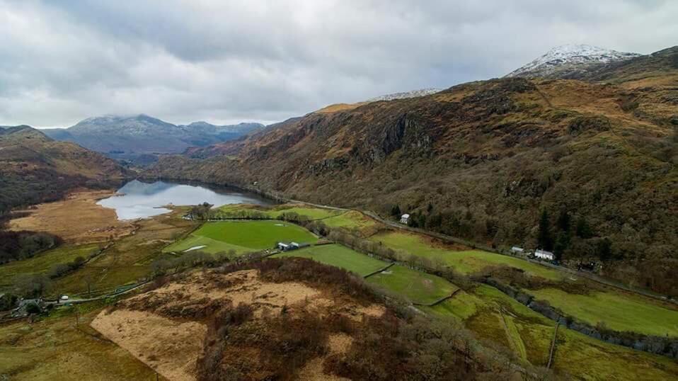 Bryn Dinas Camping Pods Ltd. Hotel Beddgelert Eksteriør billede