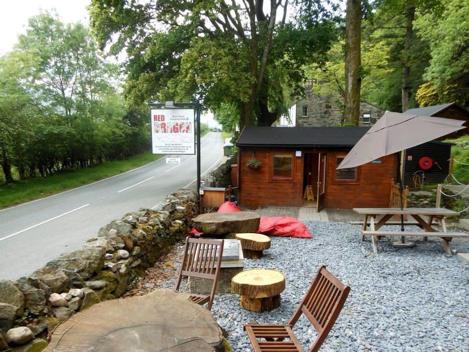 Bryn Dinas Camping Pods Ltd. Hotel Beddgelert Eksteriør billede